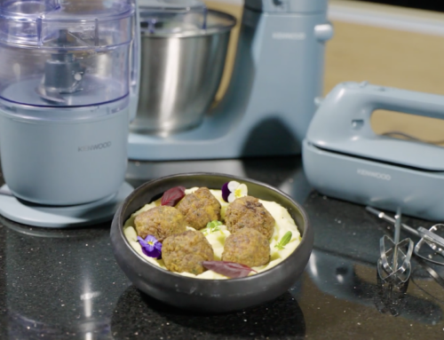 Chiftele pufoase şi simple, cu piure